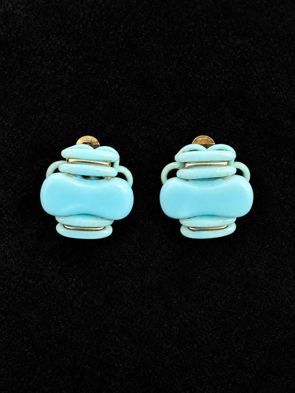 ⚜️ Made in Germany | Carved Turquoise Clip Earrings | 1960s Gold-Tone 💗